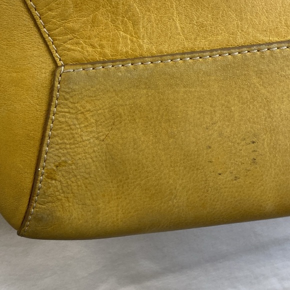 Frye Reed Medium Leather Hobo In Sunflower - Picture 13 of 17